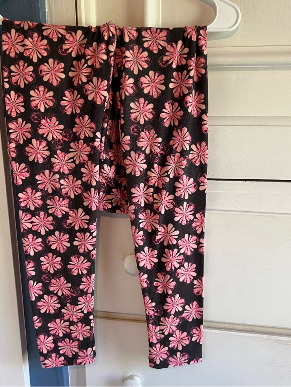 LuLuRoe Pink Floral Leggings in Black - Comfortable Pull-On